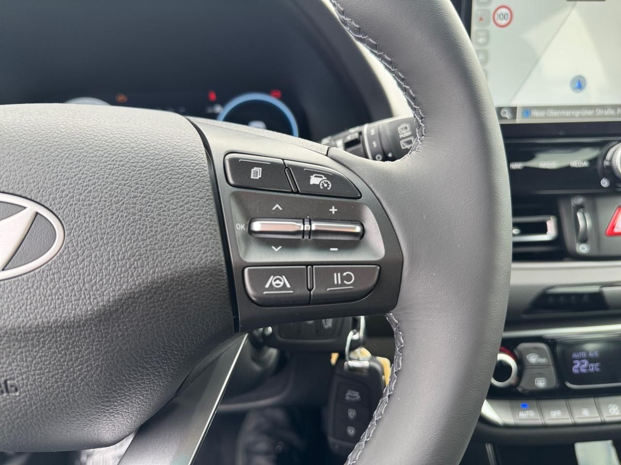 Fahrzeugabbildung Hyundai i30 ADVANTAGE *LED*NAVI*SHZ*LHZ*NAVI*USB*DAB+