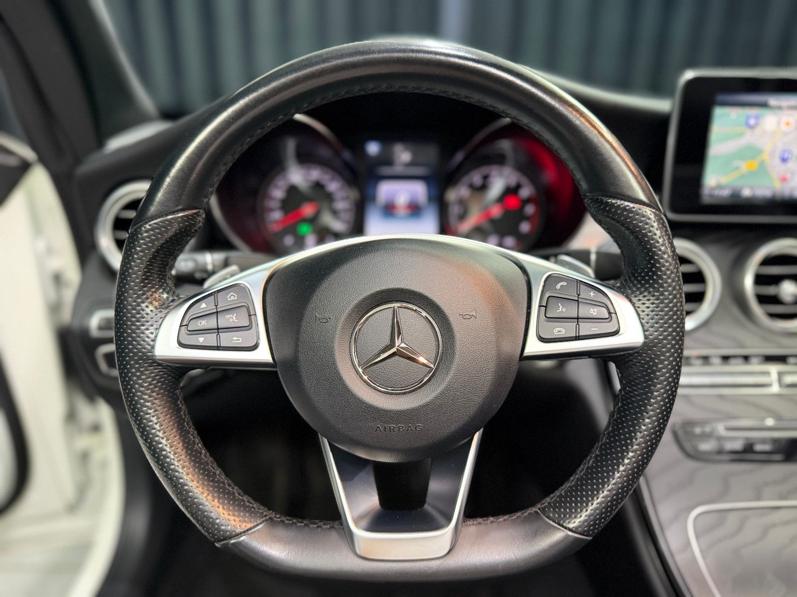 Fahrzeugabbildung Mercedes-Benz C 180 Cabrio |AMG-LINE|LED|RF-CAM|AUTOMATIK