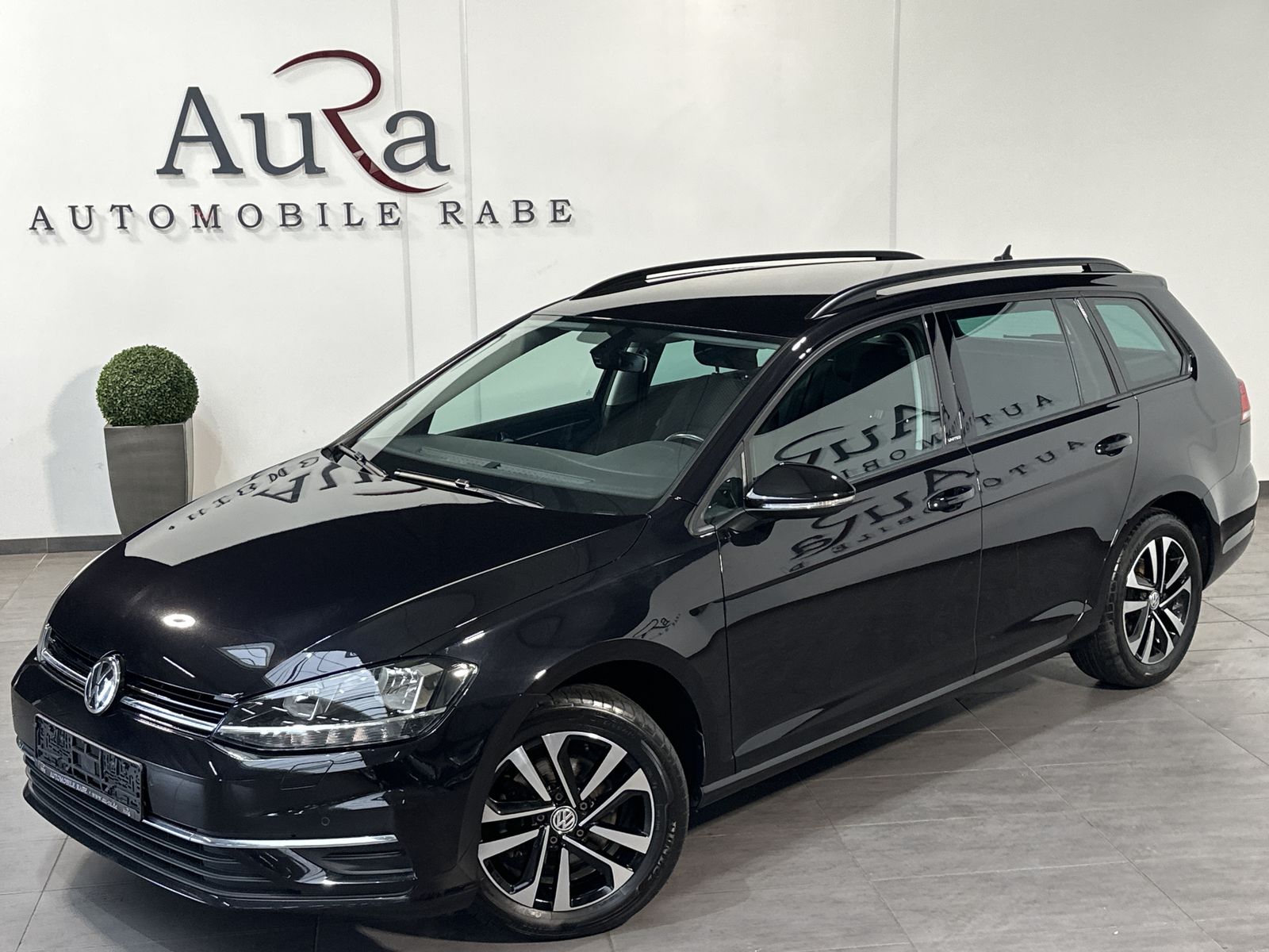 Fahrzeugabbildung Volkswagen Golf Variant 2.0 TDI DSG United NAV+ACC+CARPLAY