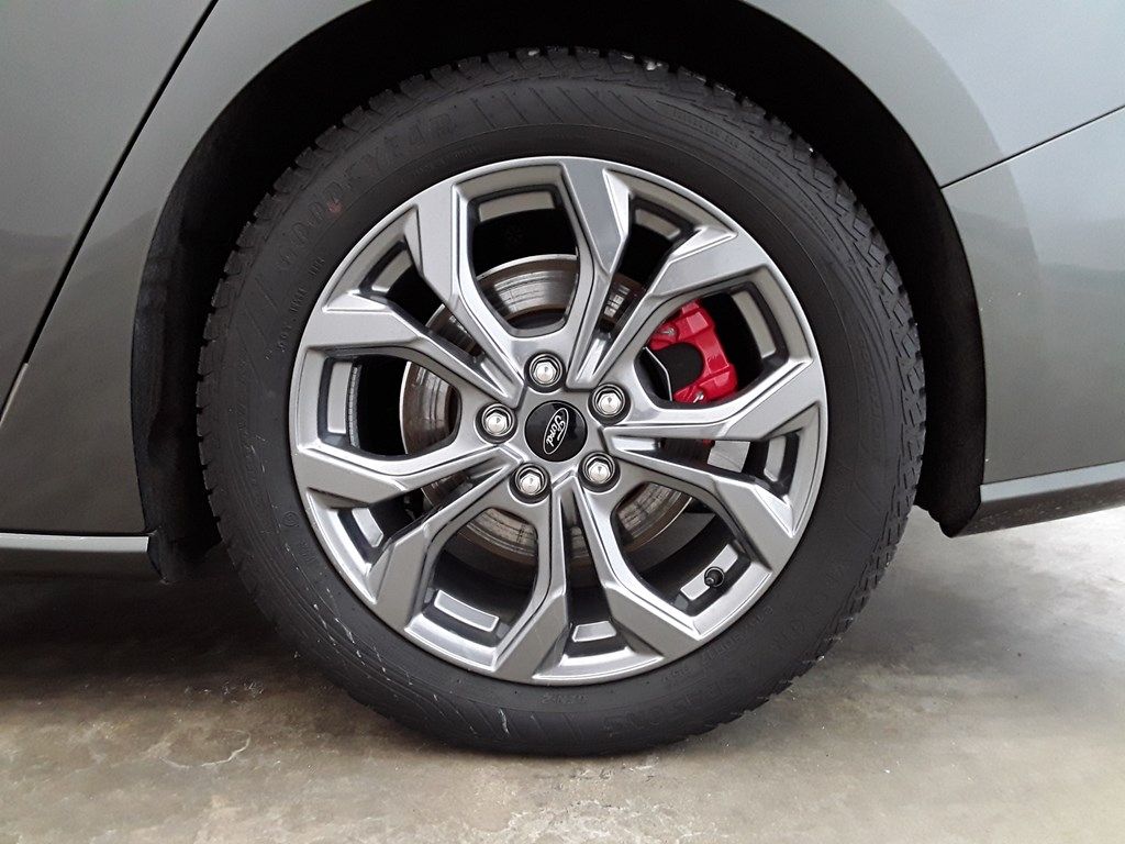 Fahrzeugabbildung Ford Focus Turnier ST-Line X HUD Navi B&O LED