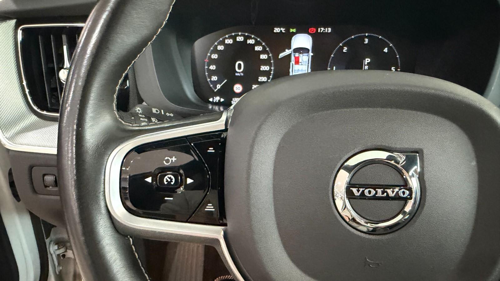 Volvo XC60 D4 R Design 2WD