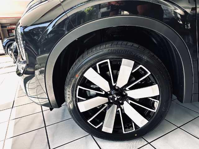 Mitsubishi Outlander 2.4L PHEV TOP 2-Farb