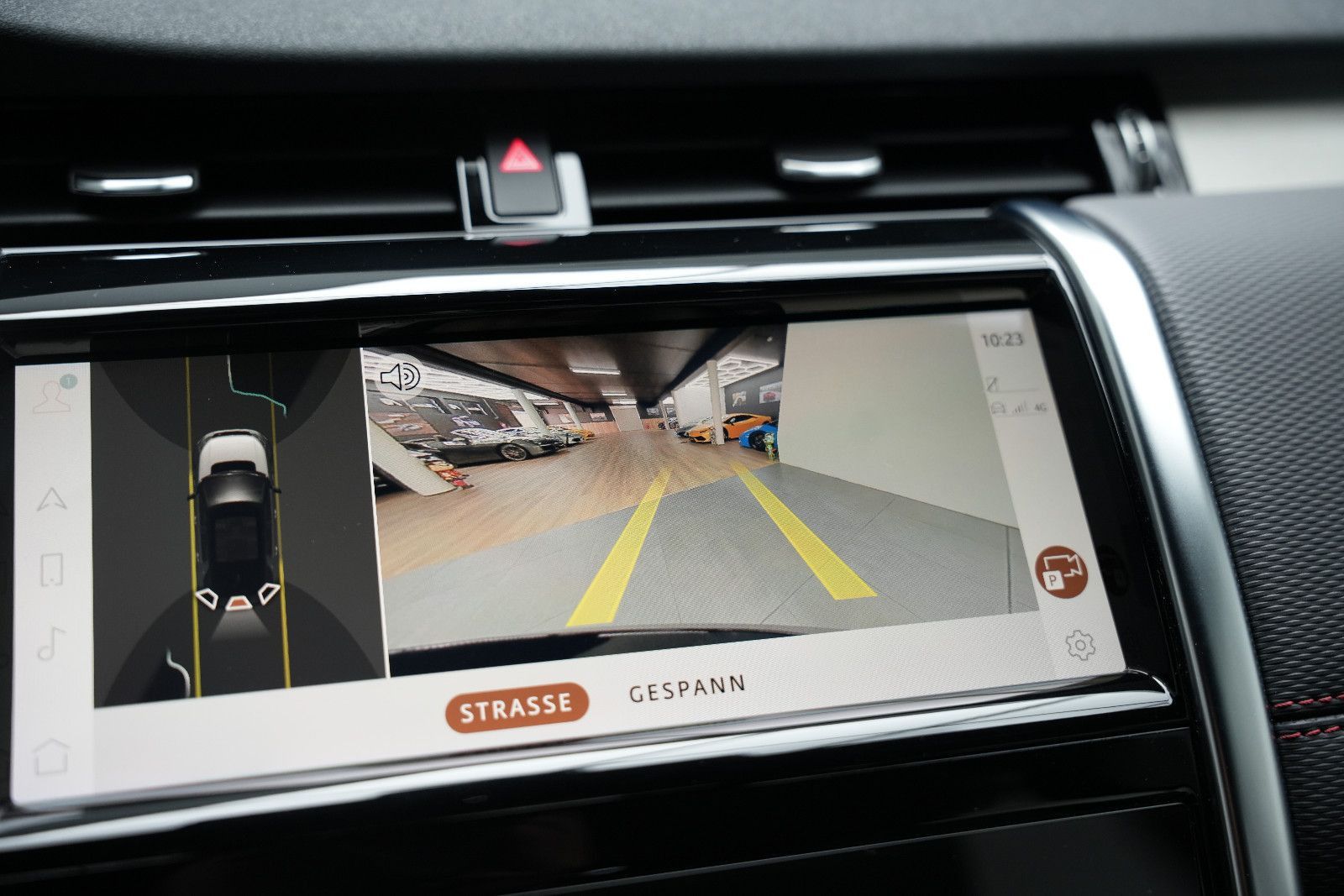 Fahrzeugabbildung Land Rover Discovery Sport /R-Dynamic/LED/R-Cam/Leder/AHK/