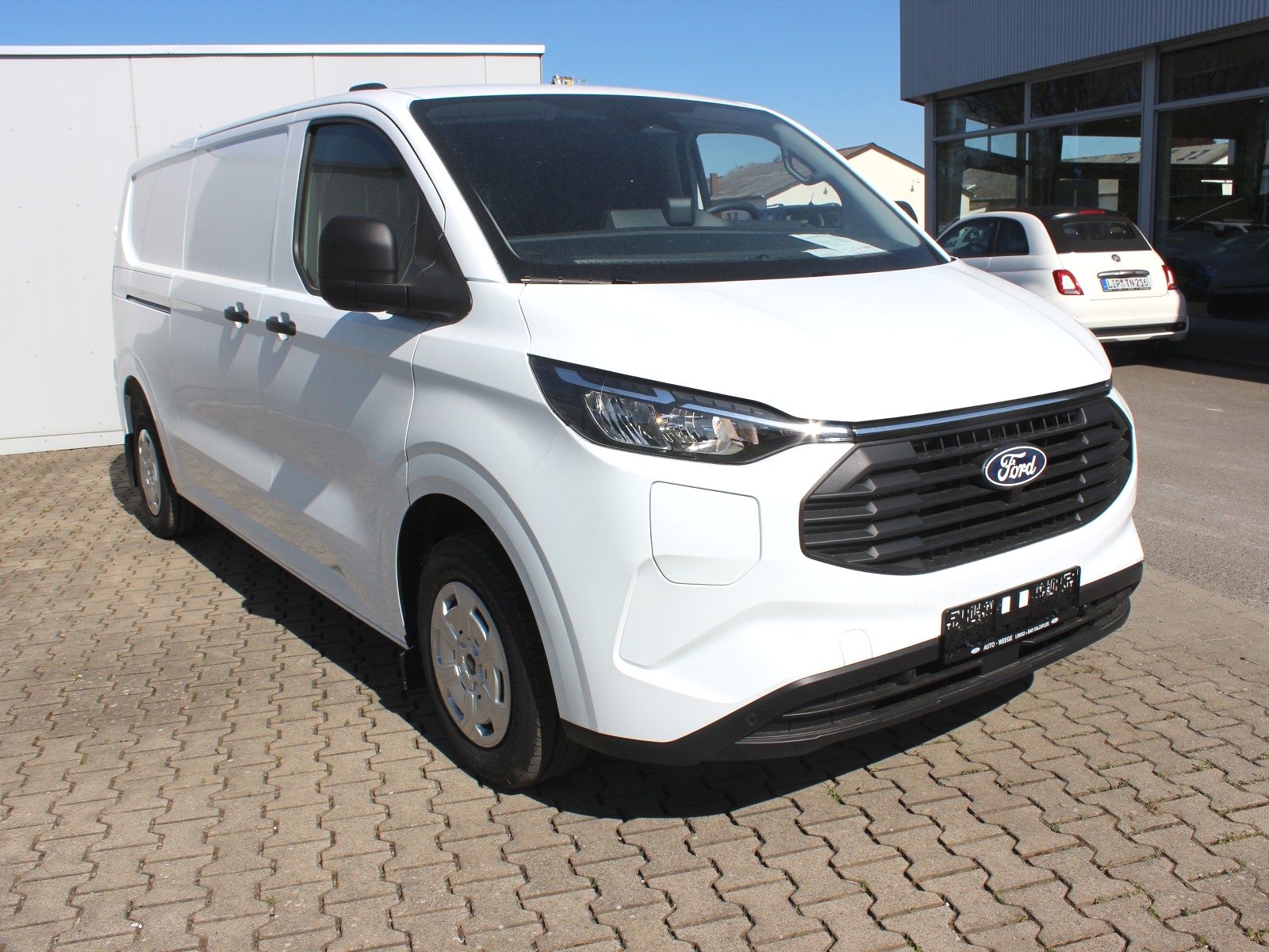 Fahrzeugabbildung Ford Transit Custom 320 L2 Trend FWD Plug-in Hybrid