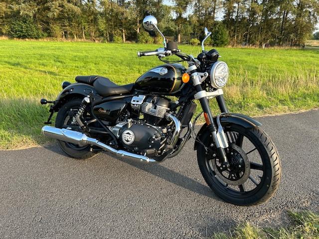 Royal Enfield Super Meteor 650 / Sofort lieferbar!