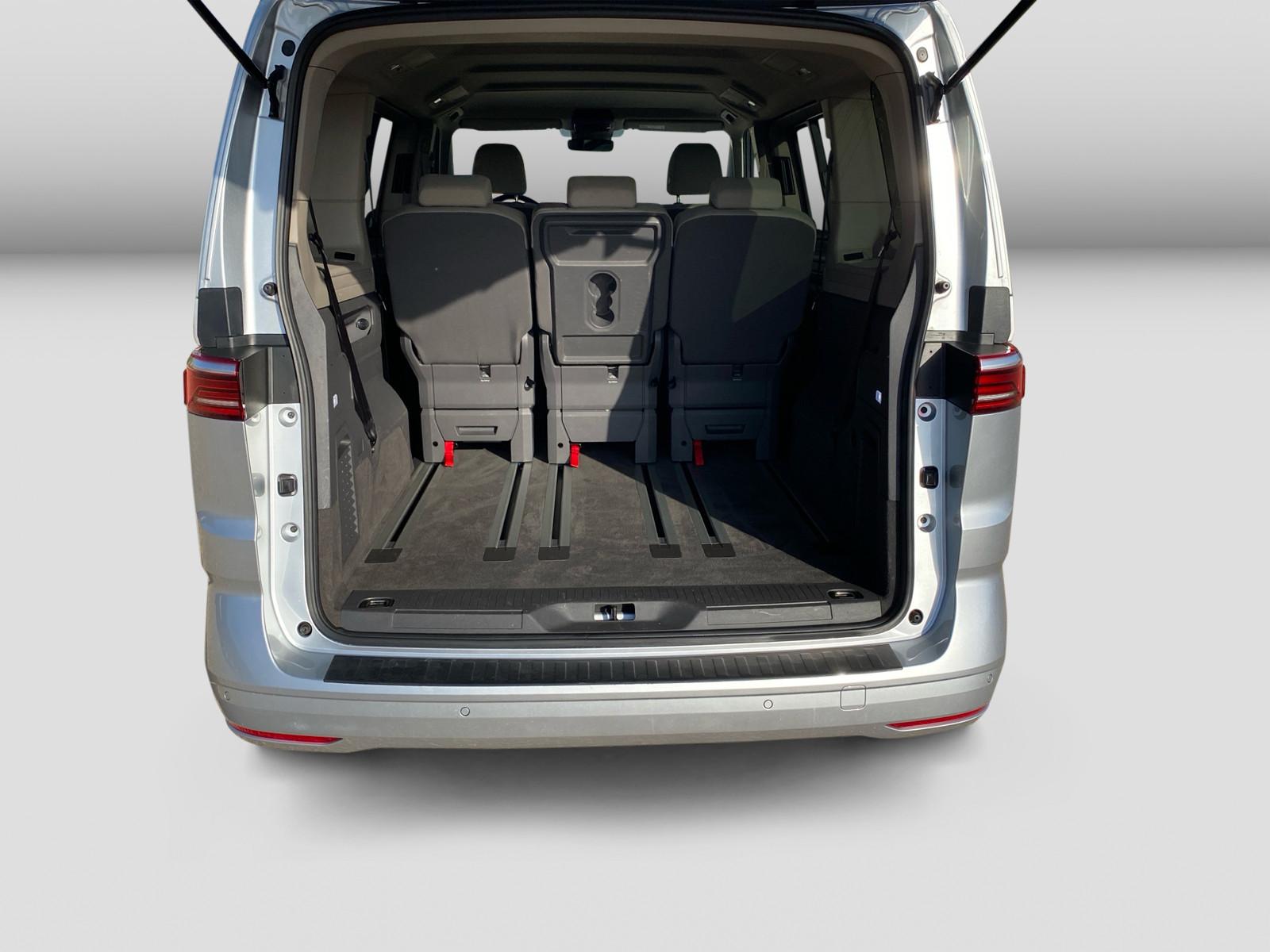 Volkswagen Multivan 2.0TDI DSG Virtual CAM ACC Ausparkassis