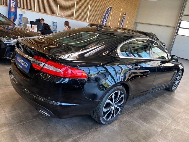 Jaguar XF 2.2 Diesel *LEDER*KAM*NAVI*PDC*SZHZ*XENON*