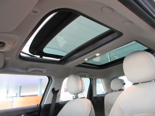 Fahrzeugabbildung MINI Mini Cooper Classic Trim LED/NAVI/SHZ/PANO/LEDER