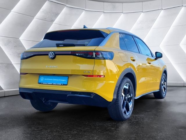 Volkswagen T-Roc R-Line 1.5l eTSI DSG ACC LED IQ NAVI APP foto 5