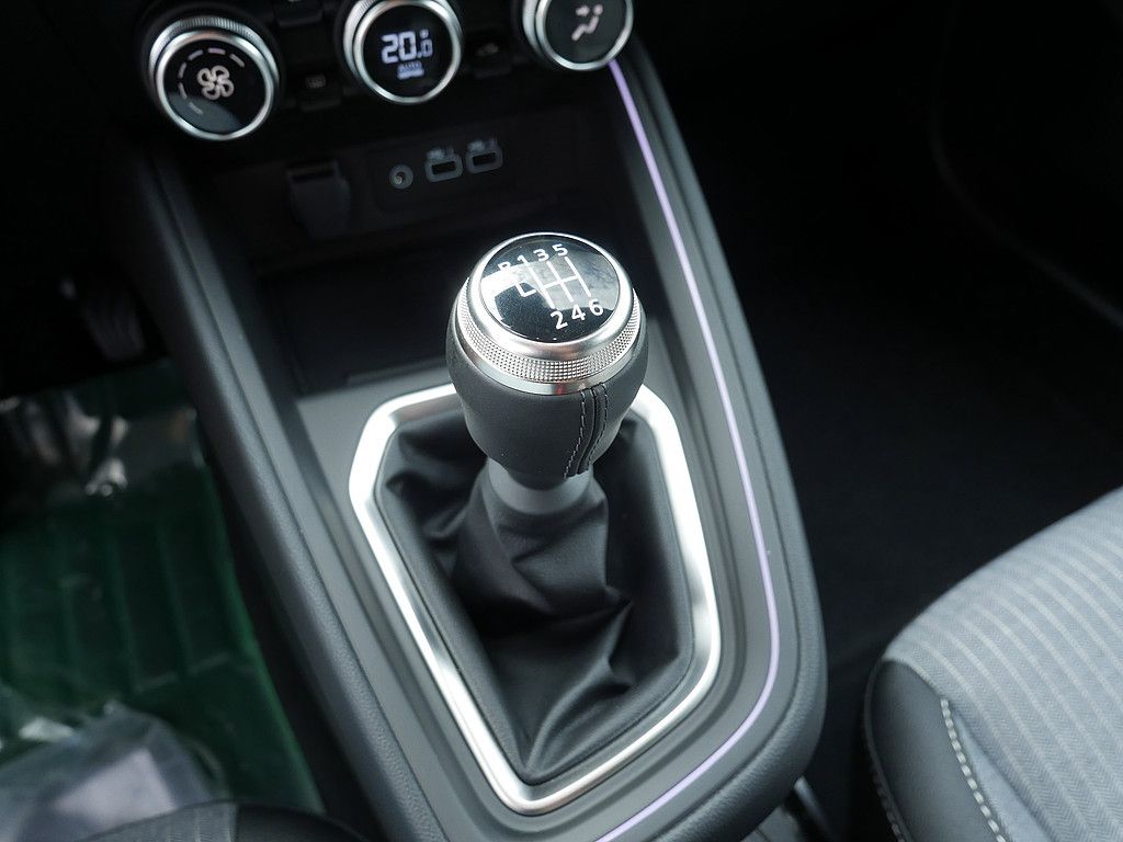 Fahrzeugabbildung Renault Clio Techno TCe 90