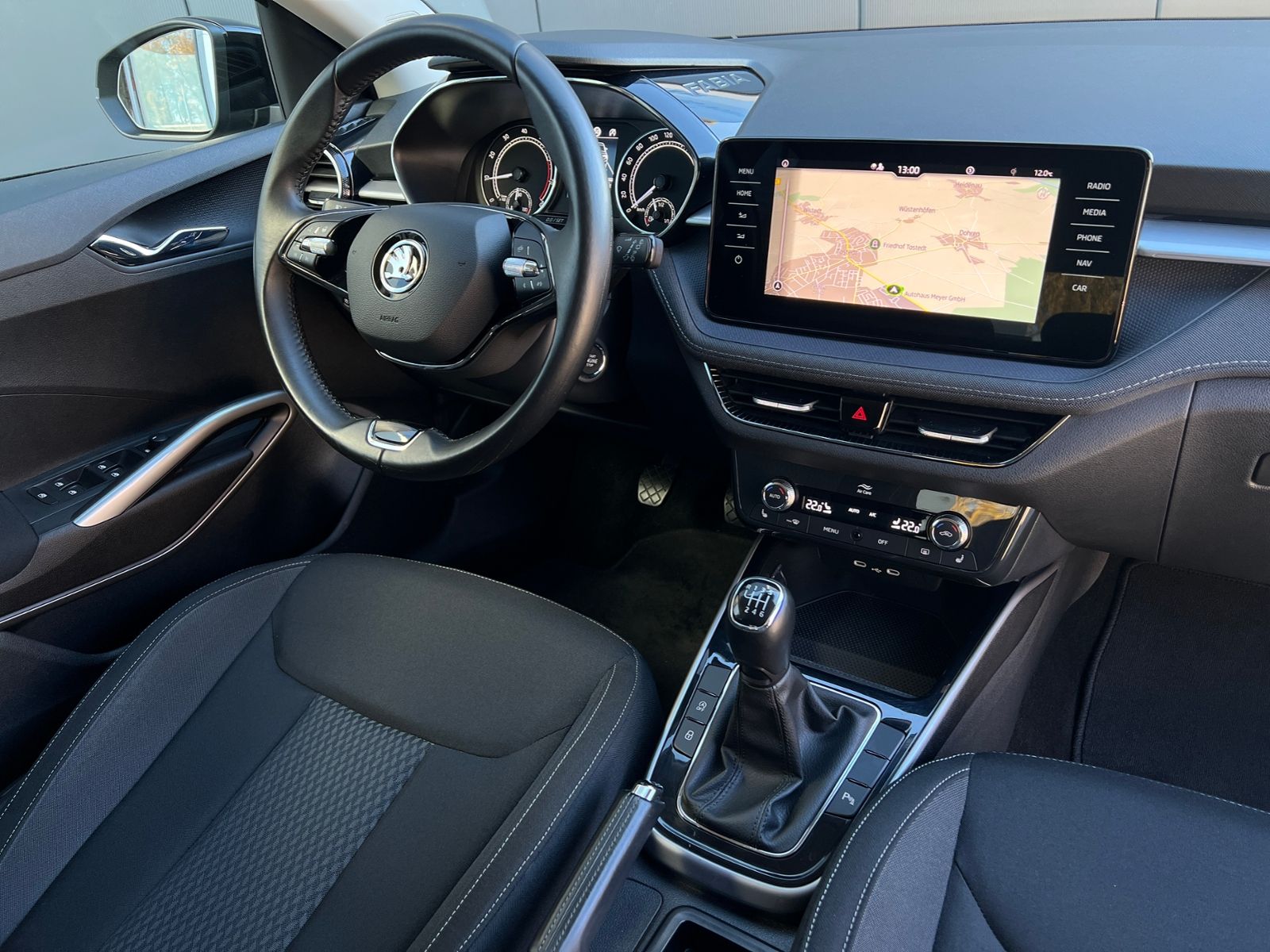 Fahrzeugabbildung SKODA Fabia Style 1.0 TSI *AHK, ACC, LED, Navi*