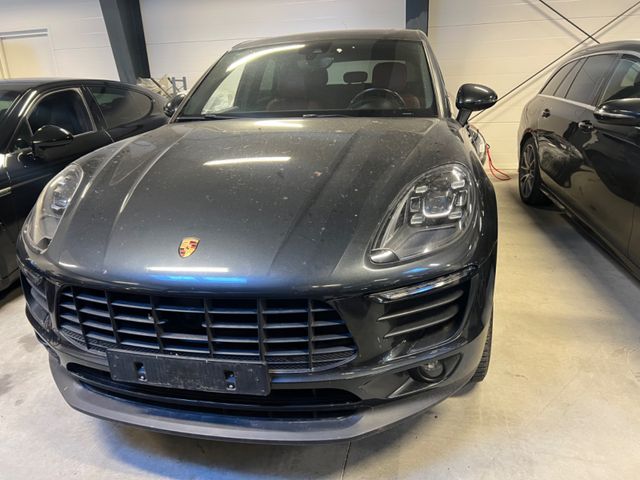 Porsche Macan S