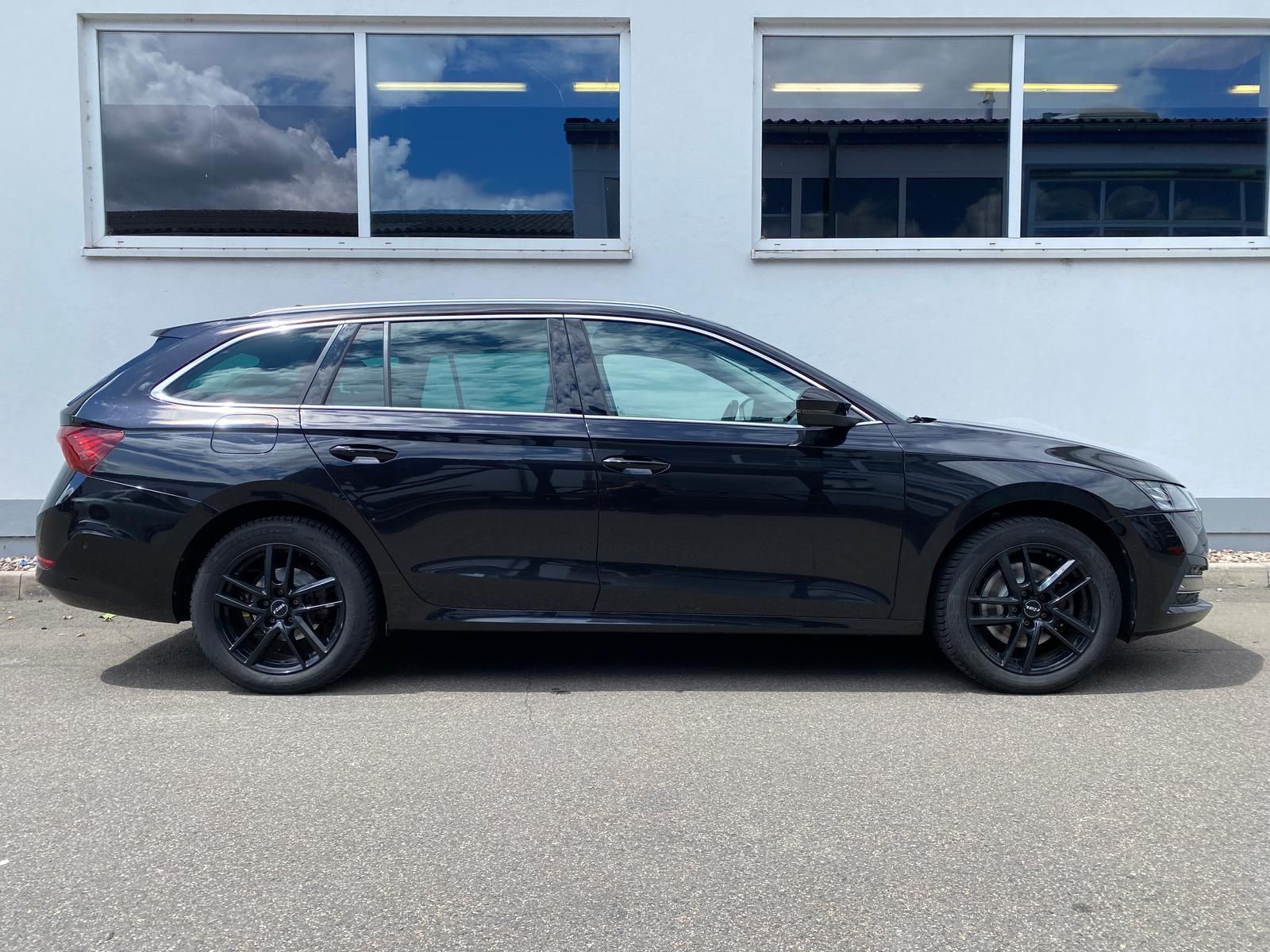 Skoda Octavia 1.4 TSI LED Navi HUD DCC Keyless imagem 3