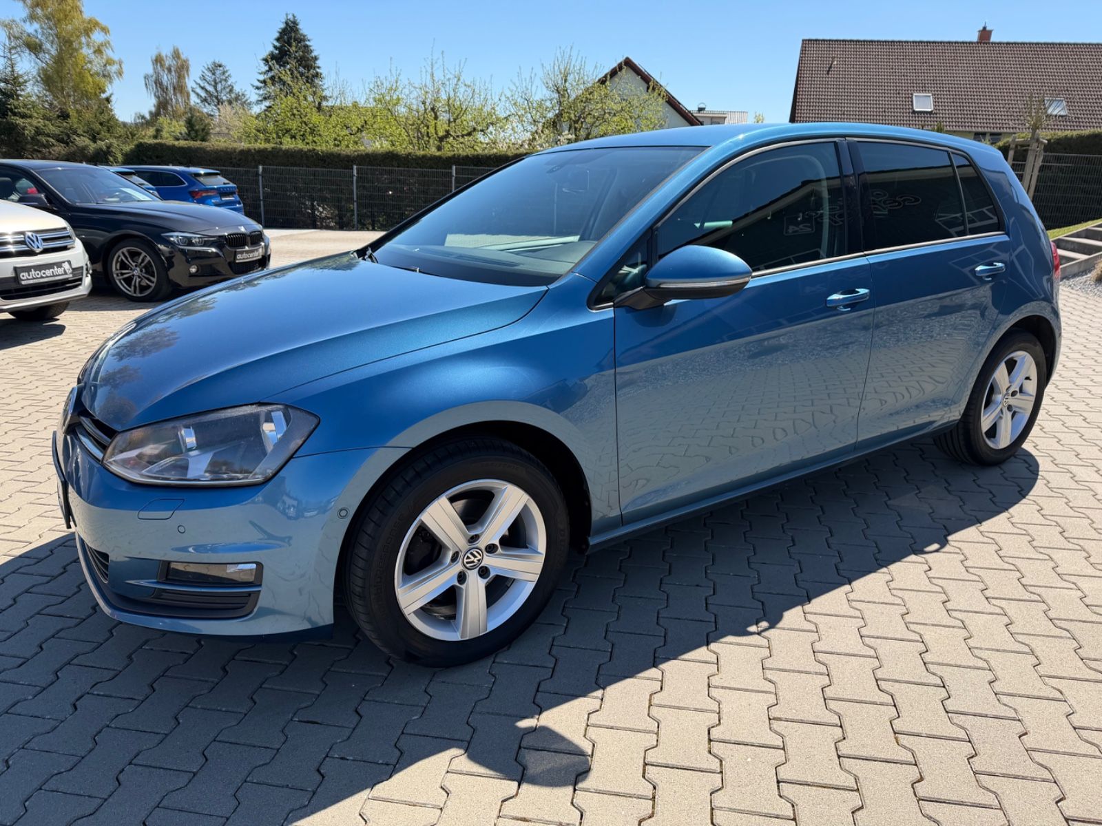 Fahrzeugabbildung Volkswagen Golf VII Lim. Comfortline|Navi|Shz|PDC|2.Hand