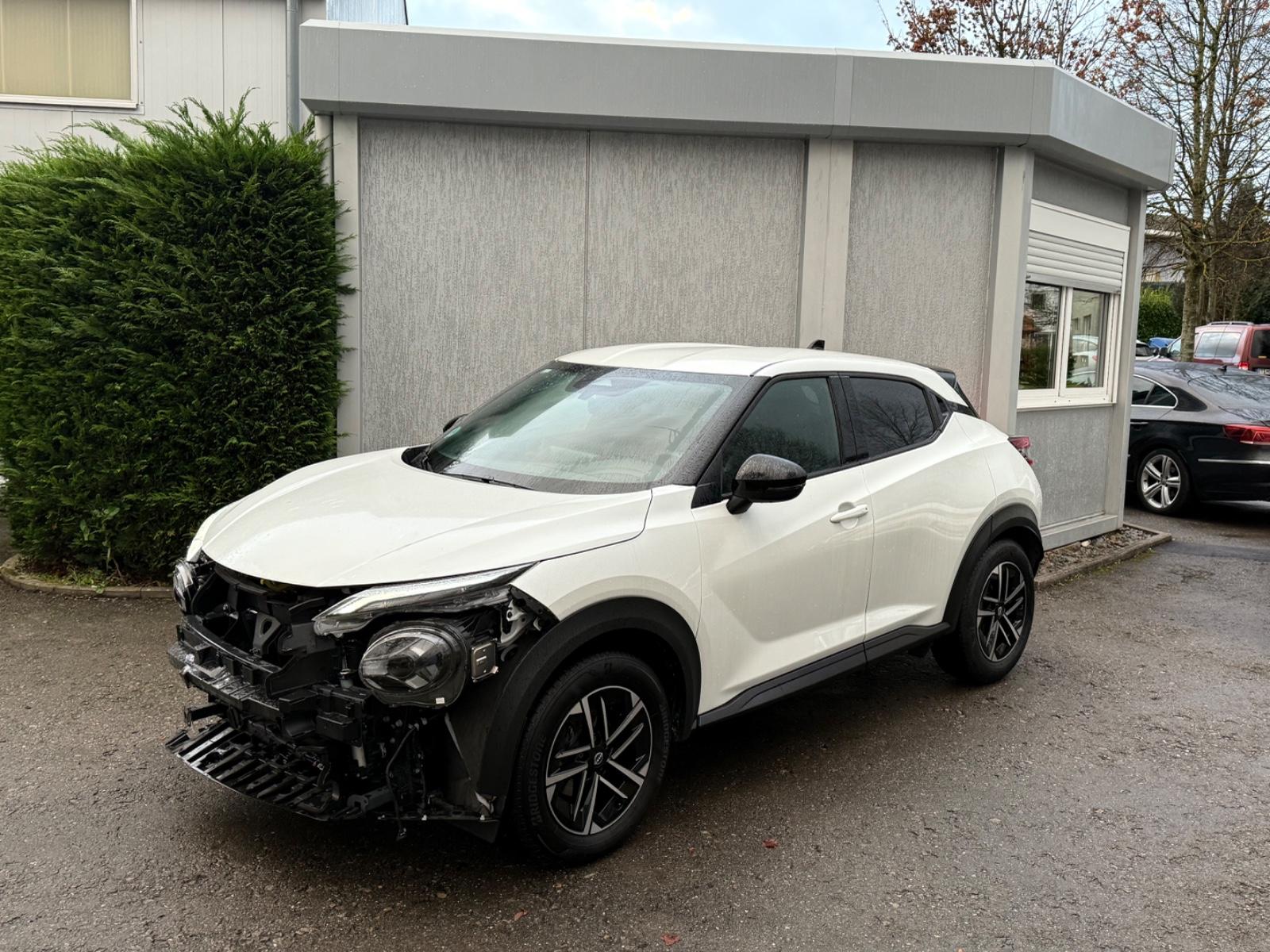 Nissan Juke N-Connecta!Automatik!8000 km!Unfall!