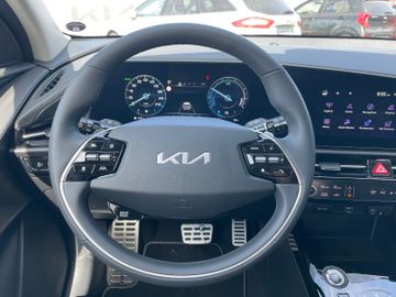 Fahrzeugabbildung Kia Niro Spirit tot. Wink.Ass., Verkehrszeichenerk.