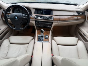 BMW 730 - 12