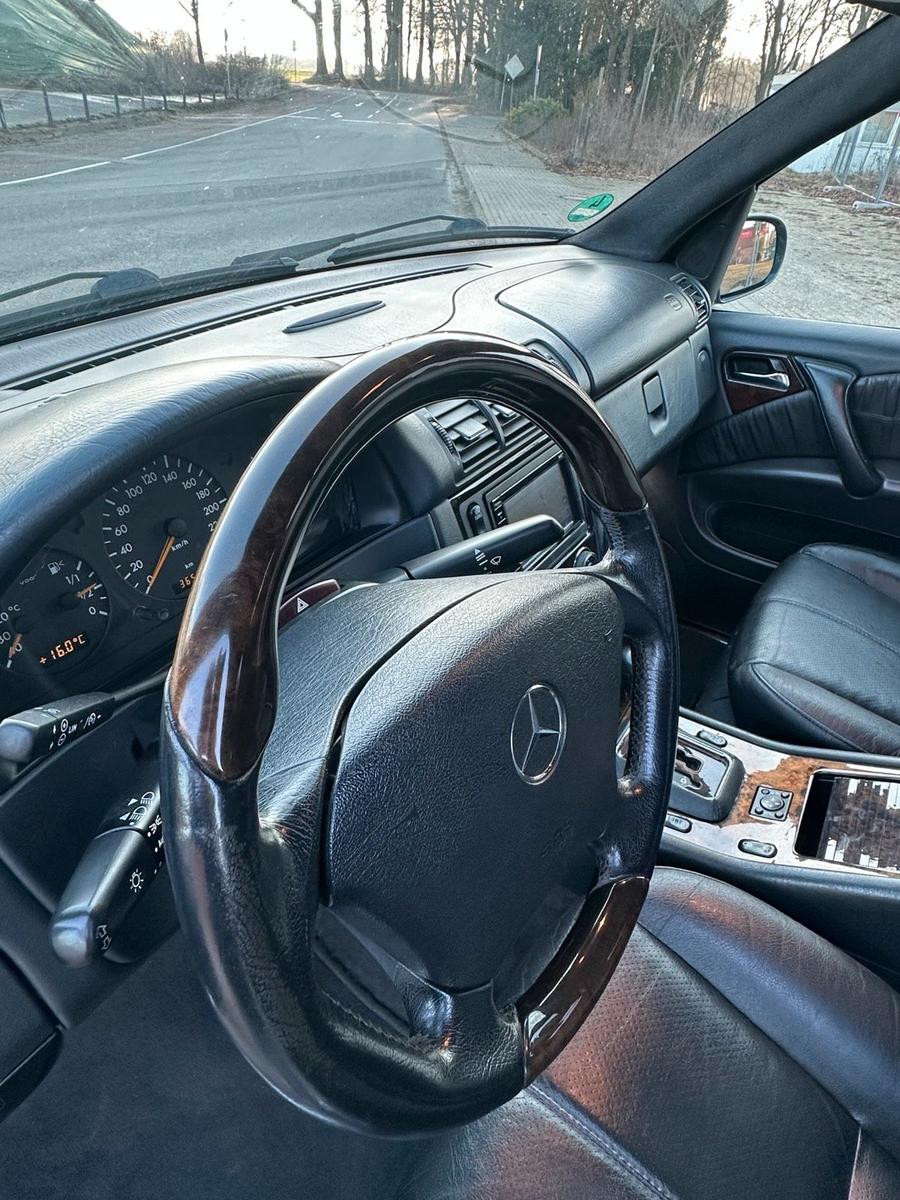 Mercedes-Benz ML270 2005 — photo 9