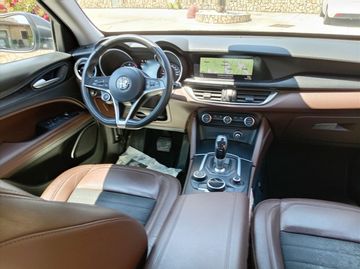 Alfa-Romeo Stelvio - 8