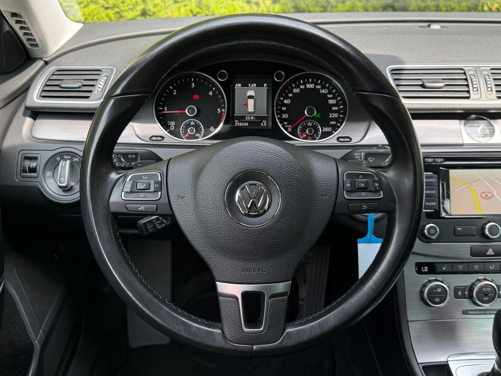 Fahrzeugabbildung Volkswagen Passat Variant 2.0TDI DSG Comfort XEN+STHZ+AHK+