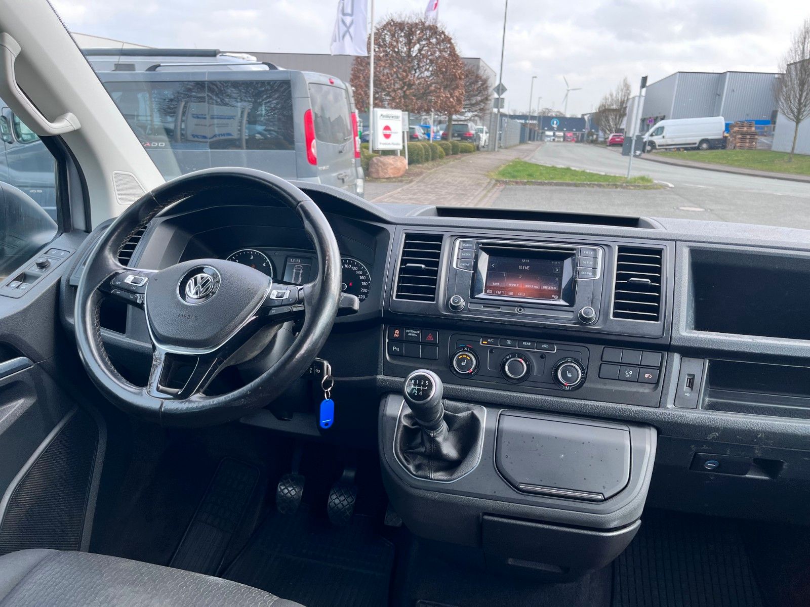 Fahrzeugabbildung Volkswagen T6 Multivan Trendline
