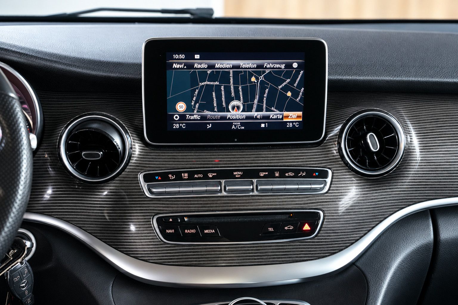 Fahrzeugabbildung Mercedes-Benz V 300d lang *Burmester*360°KAM*6-Sitz*SHZ*Navi