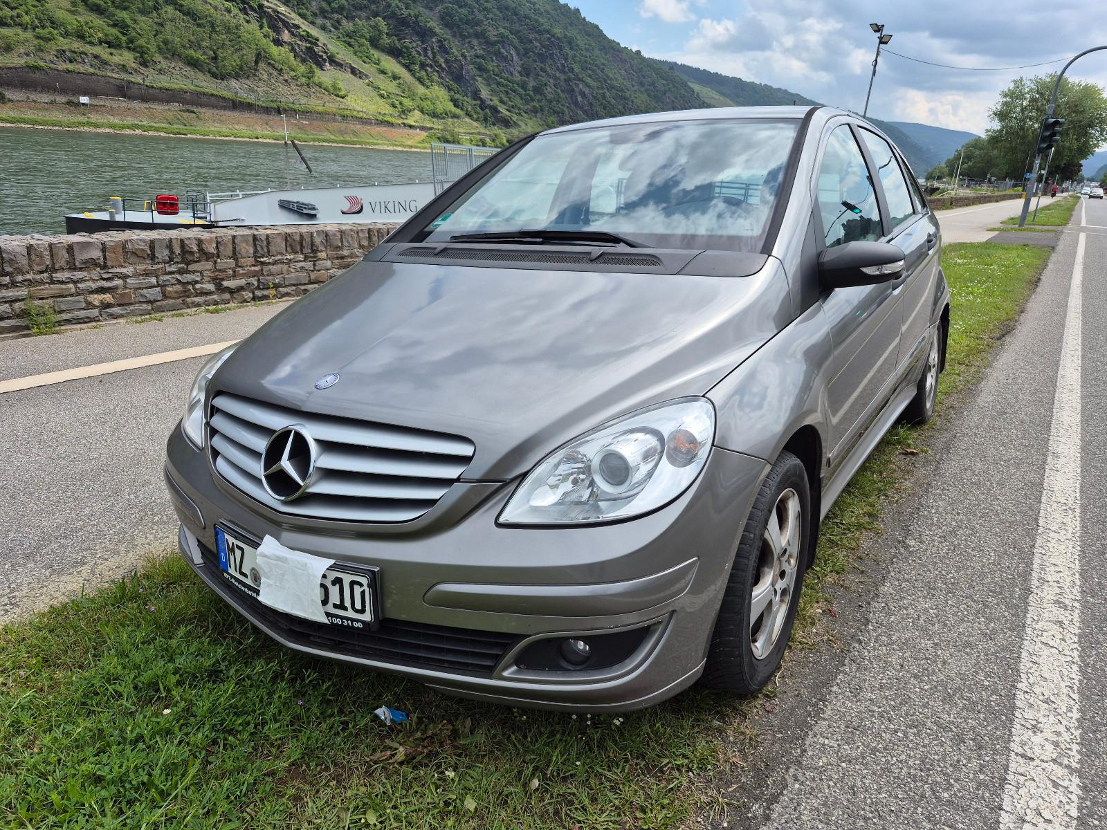 Mercedes-Benz B 200