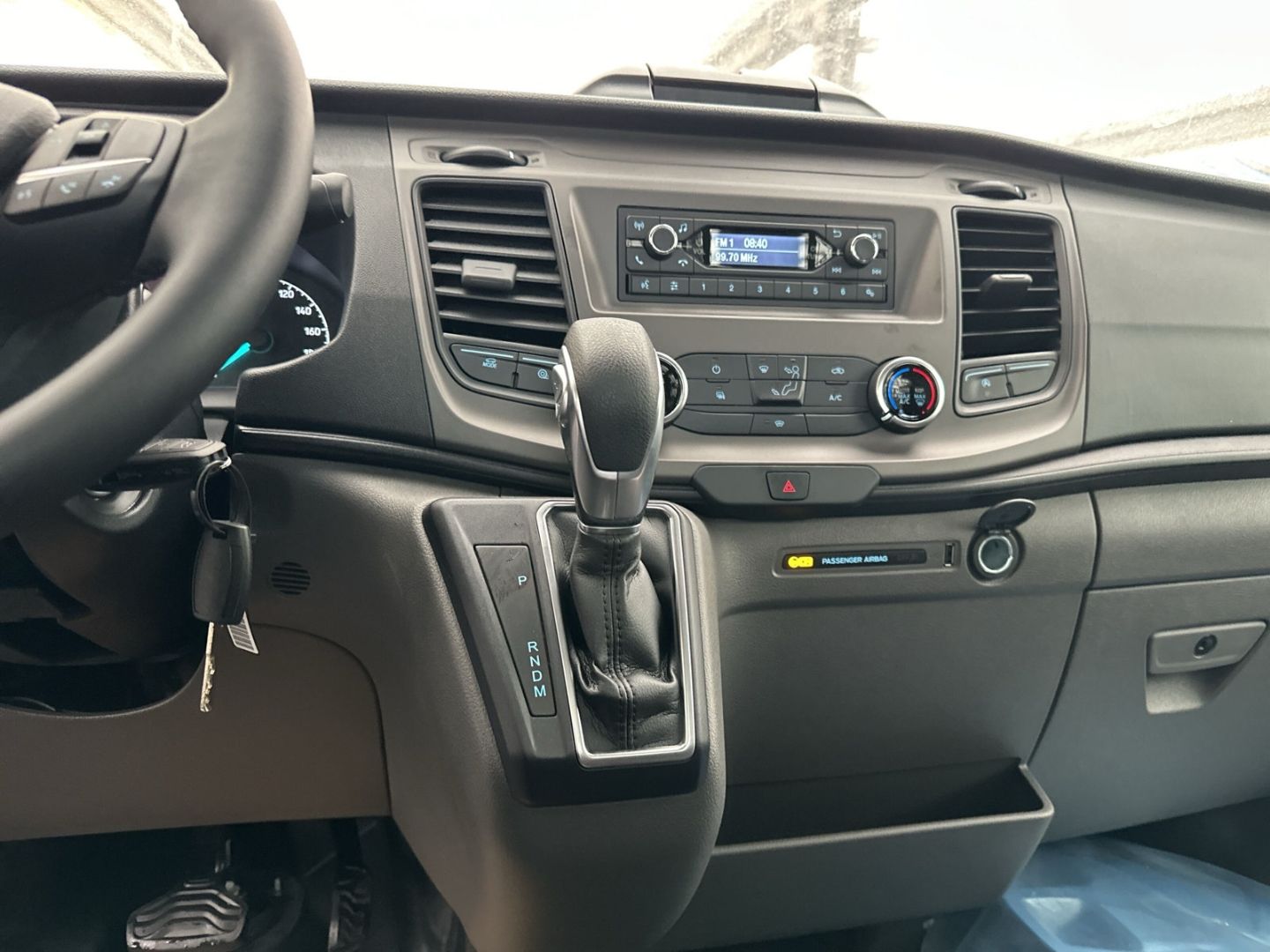Fahrzeugabbildung Ford Transit Pritsche 350 L2 Einzelkabine Kipper Tren