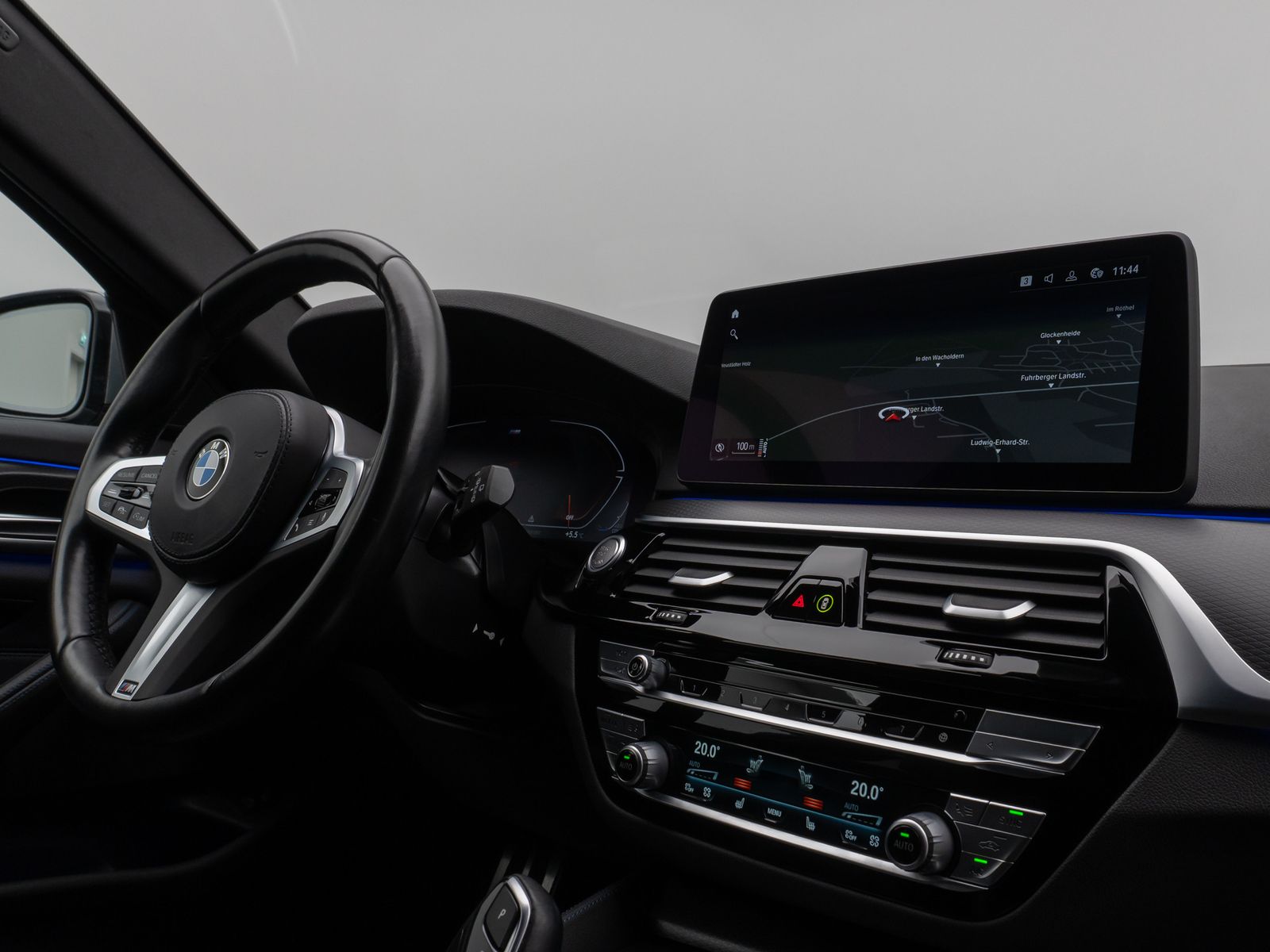 Fahrzeugabbildung BMW 530d M Sport Kamera Laser HUD DAB HiFi Komfort