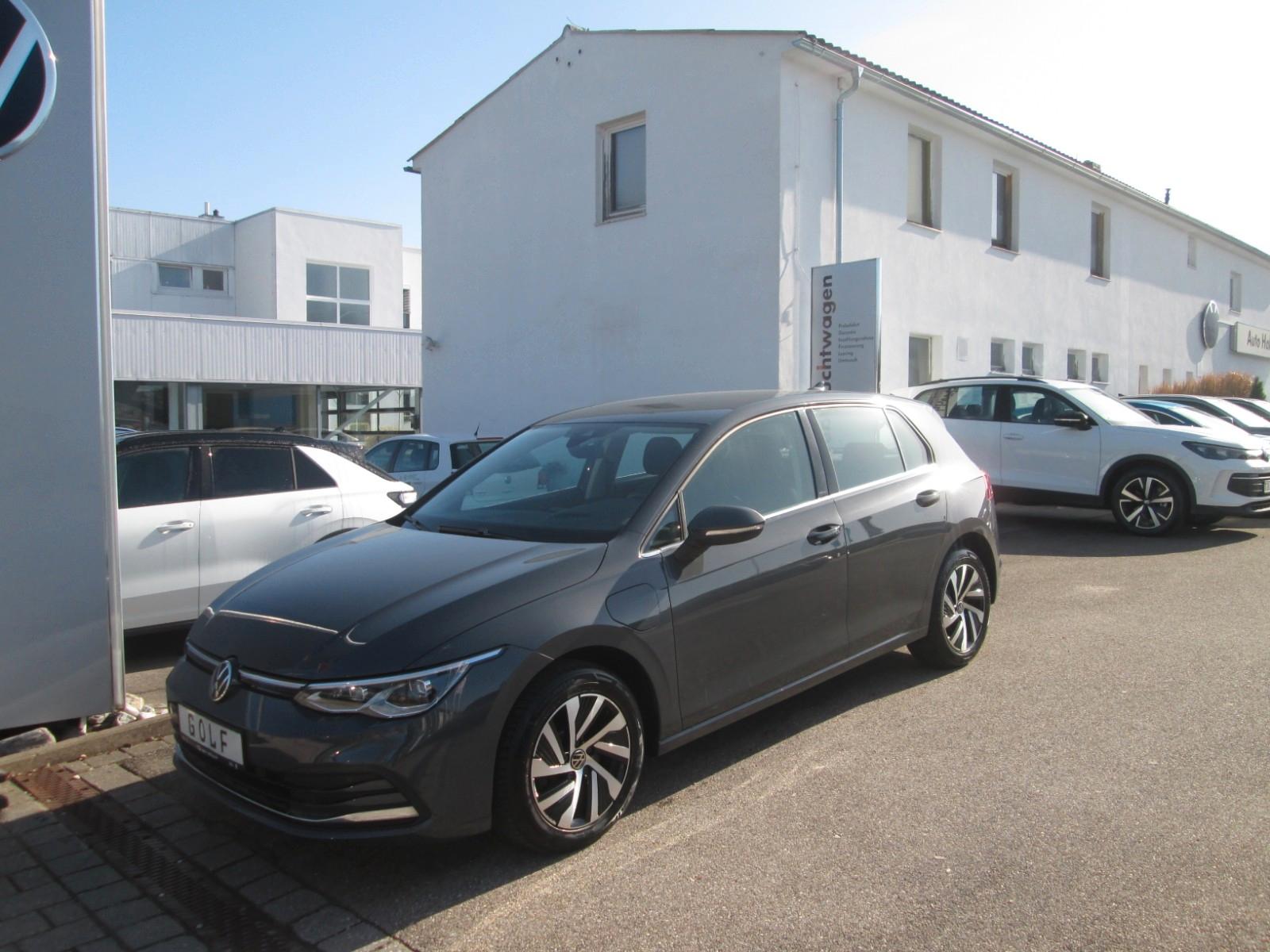 Volkswagen Golf Style 1.4 eHybrid 6-Gang DSG AHK NAVI LED