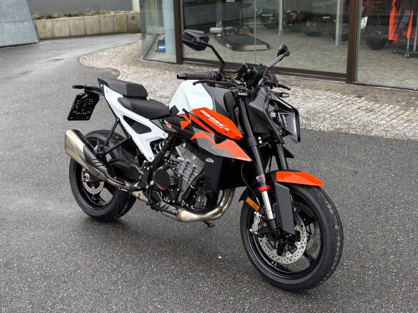 Fahrzeugabbildung KTM 990 Duke Modell 2026