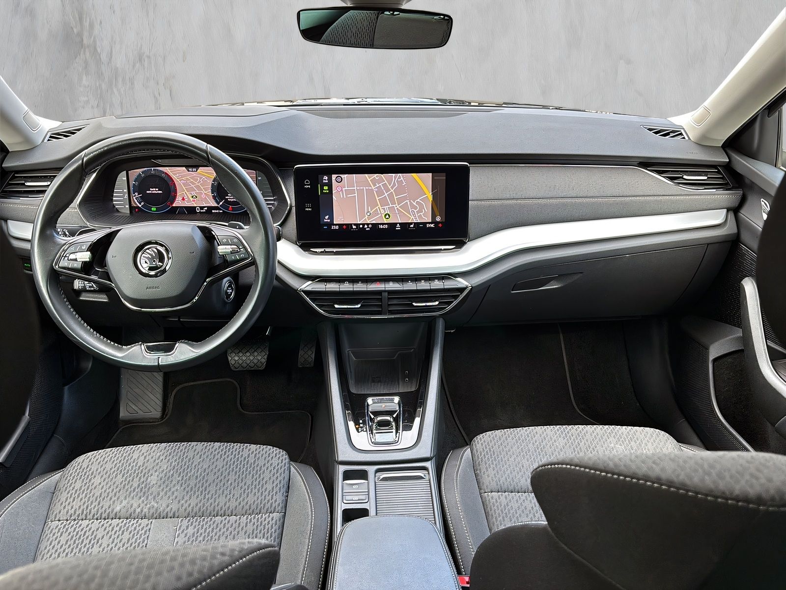 Fahrzeugabbildung SKODA Octavia 2.0 TDI HEAD UP AHK NAVI ACC PANO MEMORY