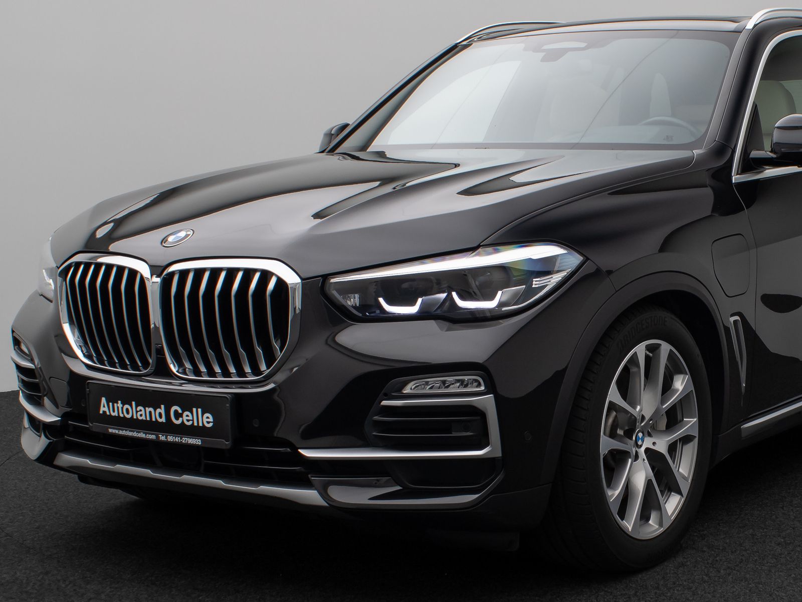 Fahrzeugabbildung BMW X5 xD45e XLine Panorama DAB H/K SoftCL AHK Sport