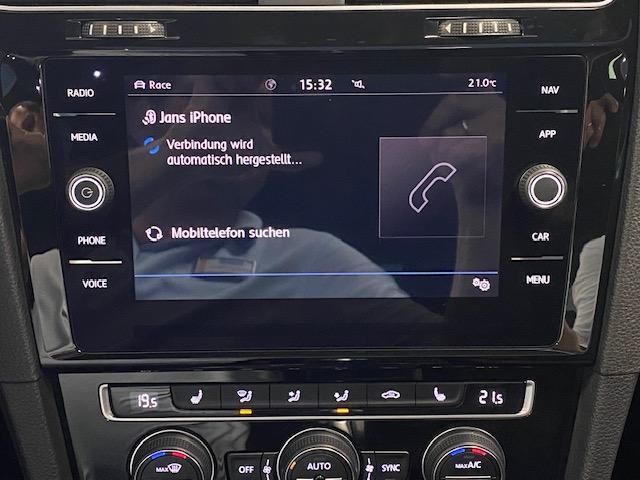 Fahrzeugabbildung Volkswagen Golf VII Variant 2.0 4Motion BMT R-Line+PANO+NAV