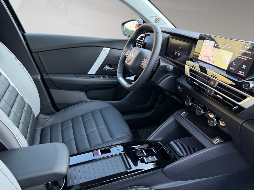 Fahrzeugabbildung Citroën C4 Hybrid 145 MAX - Schiebedach*Winter Paket