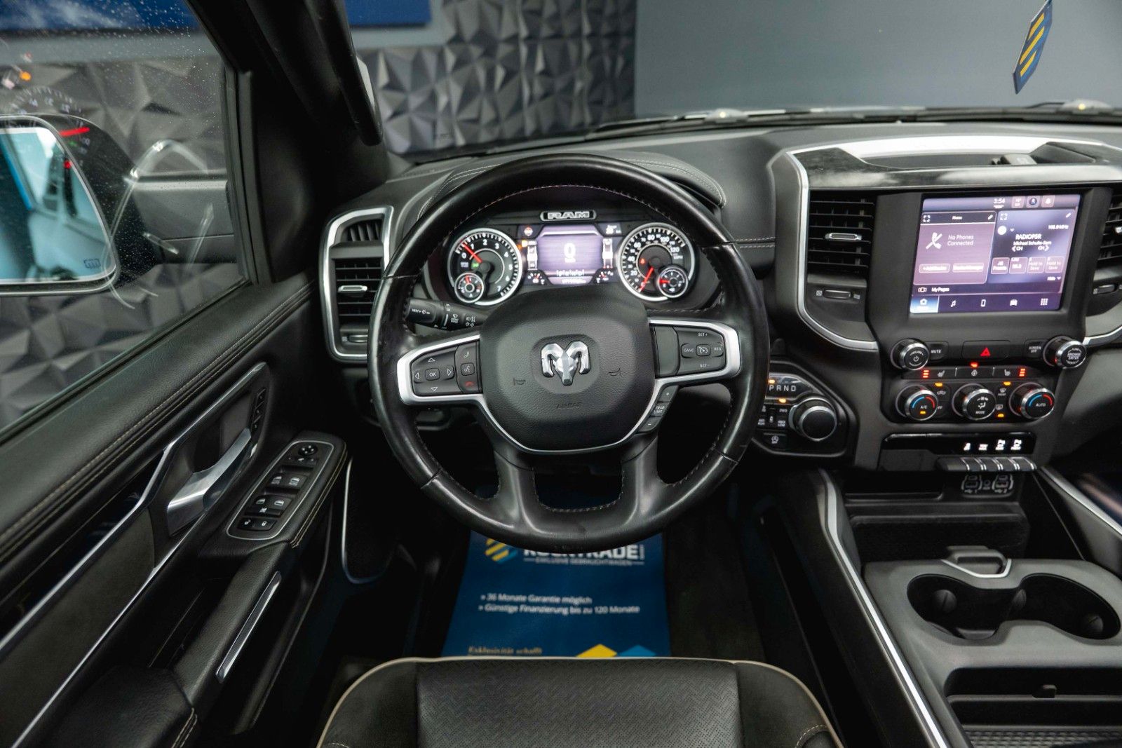 Fahrzeugabbildung Dodge RAM 5.7 V8 HEMI 4x4 Night LARAMIE Pano LED 19%