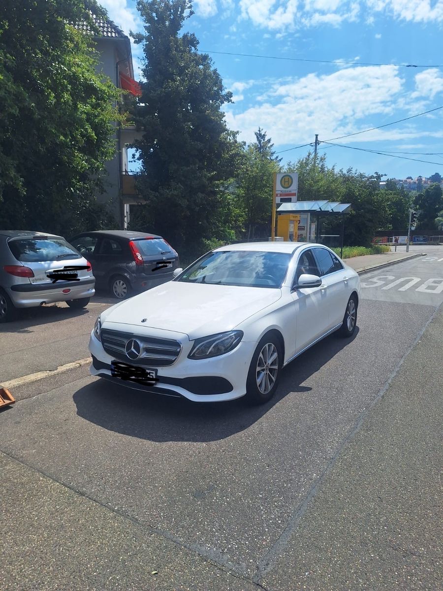 MERCEDES-BENZ E 220 d Autom. -