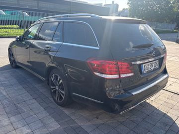 Mercedes E 220 - 12