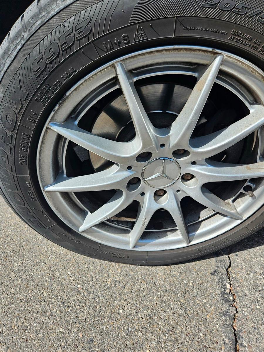 Mercedes-Benz C200 2010 — photo 13