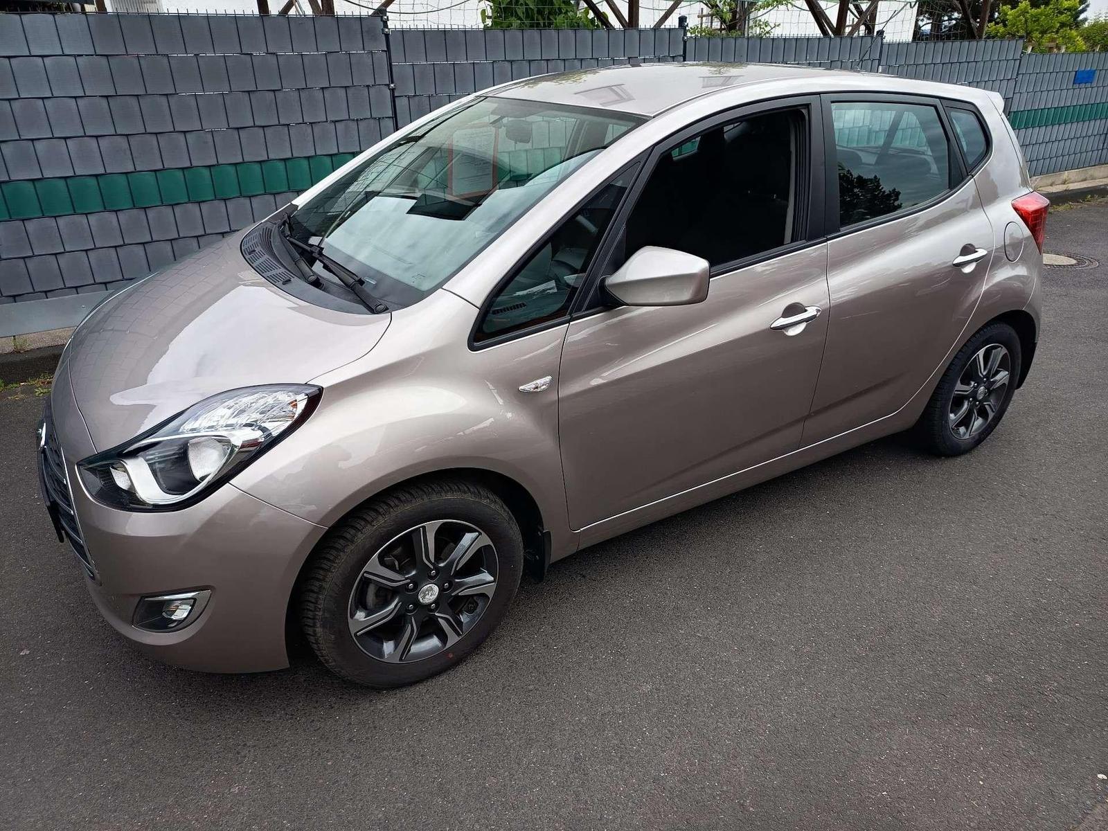 Hyundai iX20 1.6 Automatik Space aus 1.Hand