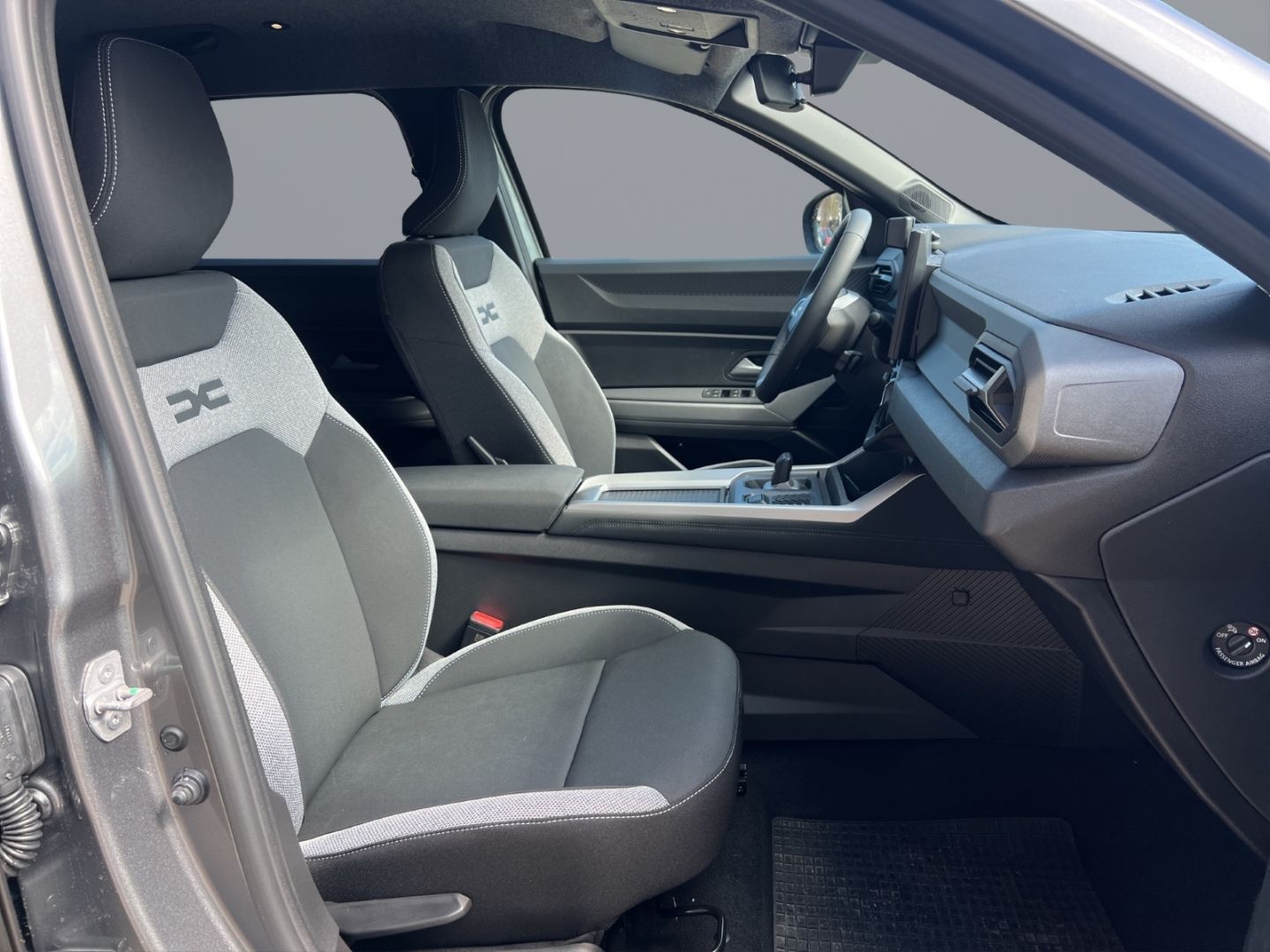 Fahrzeugabbildung Dacia Bigster Hybrid 155 Journey 1.8 E-TECH EU6e Navi