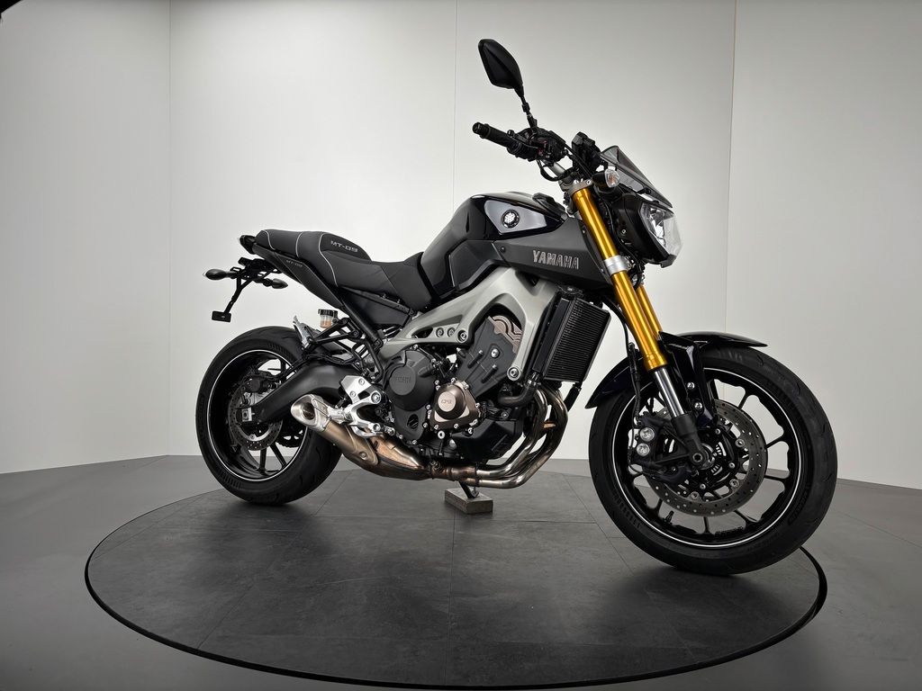 Fahrzeugabbildung Yamaha MT-09 *TOP-ZUSTAND *2. HAND *SERVICE NEU