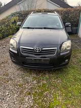 Toyota Avensis Combi 2,0-l-VVT-i Team Team - Toyota Avensis aus 2008: Kombi