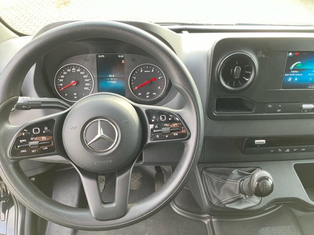 Fahrzeugabbildung Mercedes-Benz Sprinter 317 CDI schwarz SHZ MBUX Schwingsitz