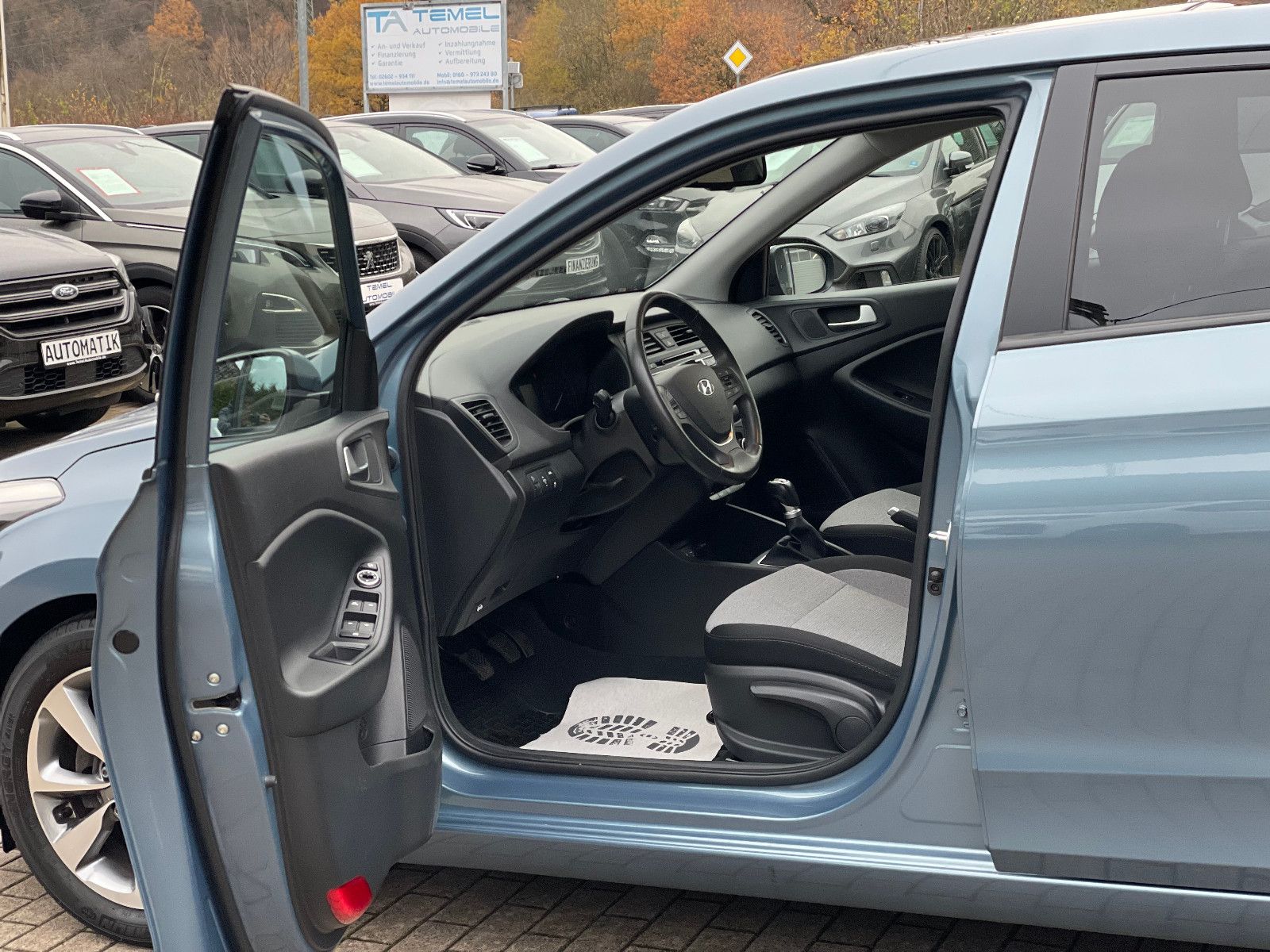 HYUNDAI i20, 2015, Benzin, 84 PS