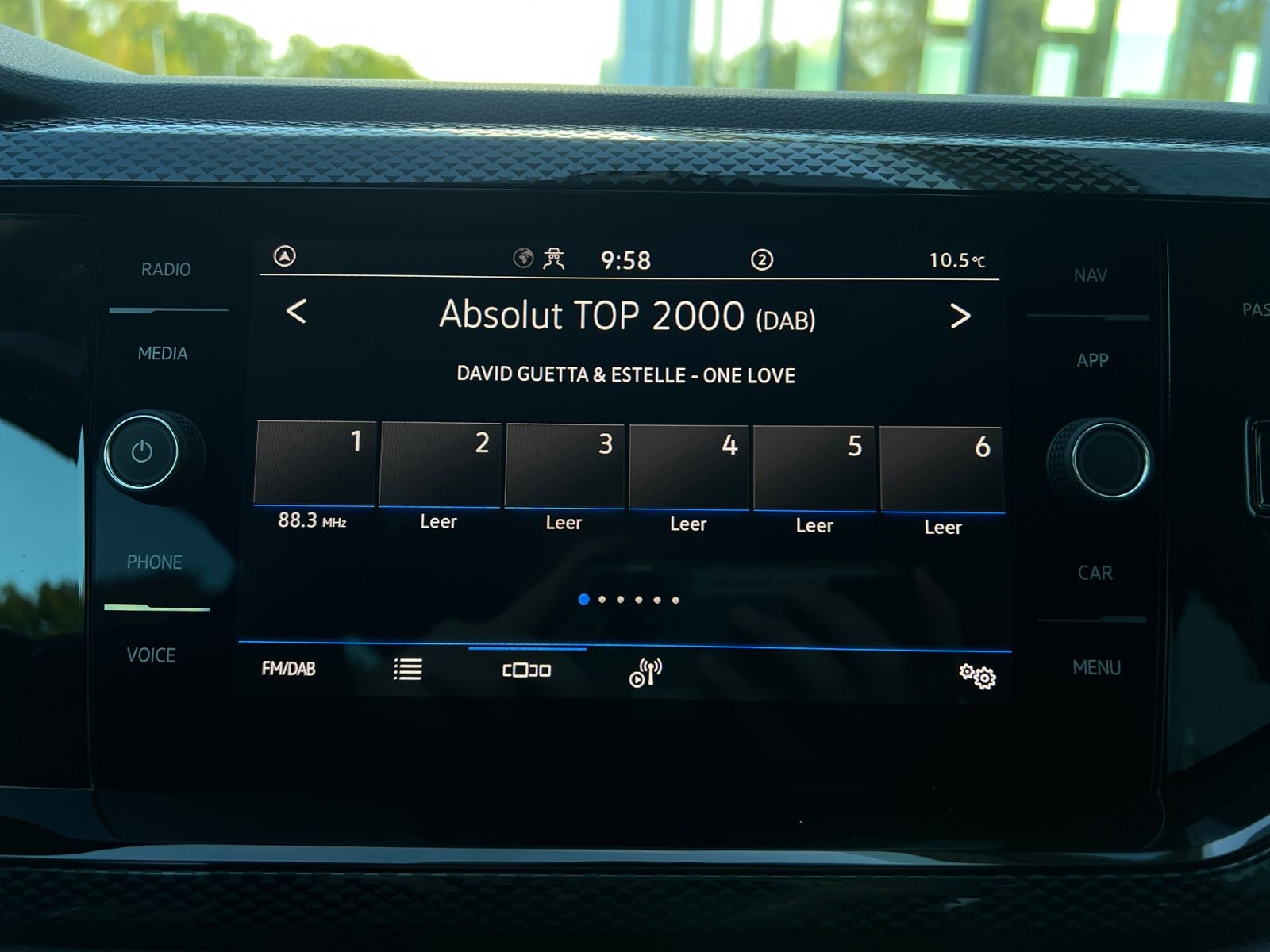 Fahrzeugabbildung Volkswagen Taigo Life 1,0 l TSI *IQ.Light, Navi, PDC, 16''-