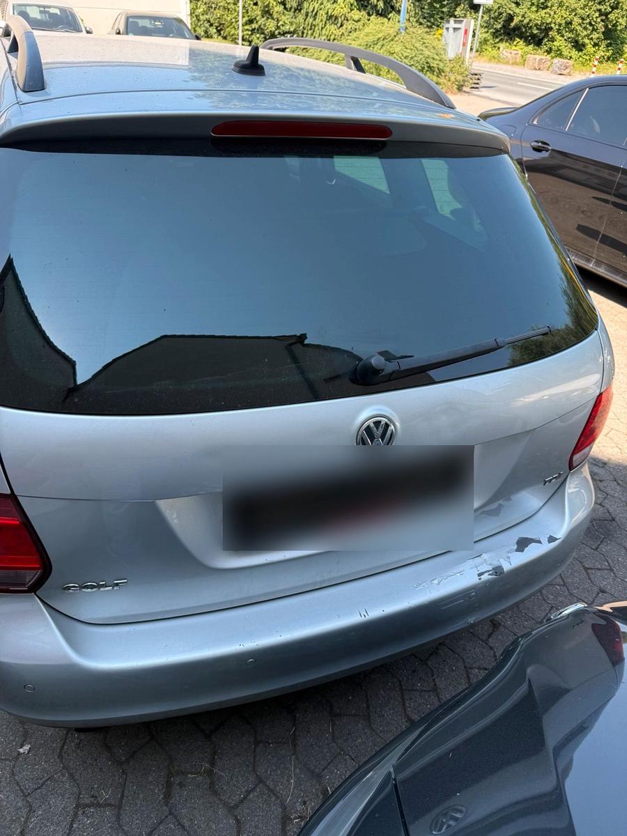Volkswagen Golf 2012 — engine 105 HP (77kW)