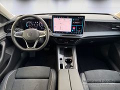 VW Passat Business 2.0 l TDI DSG Bluetooth Navi LED