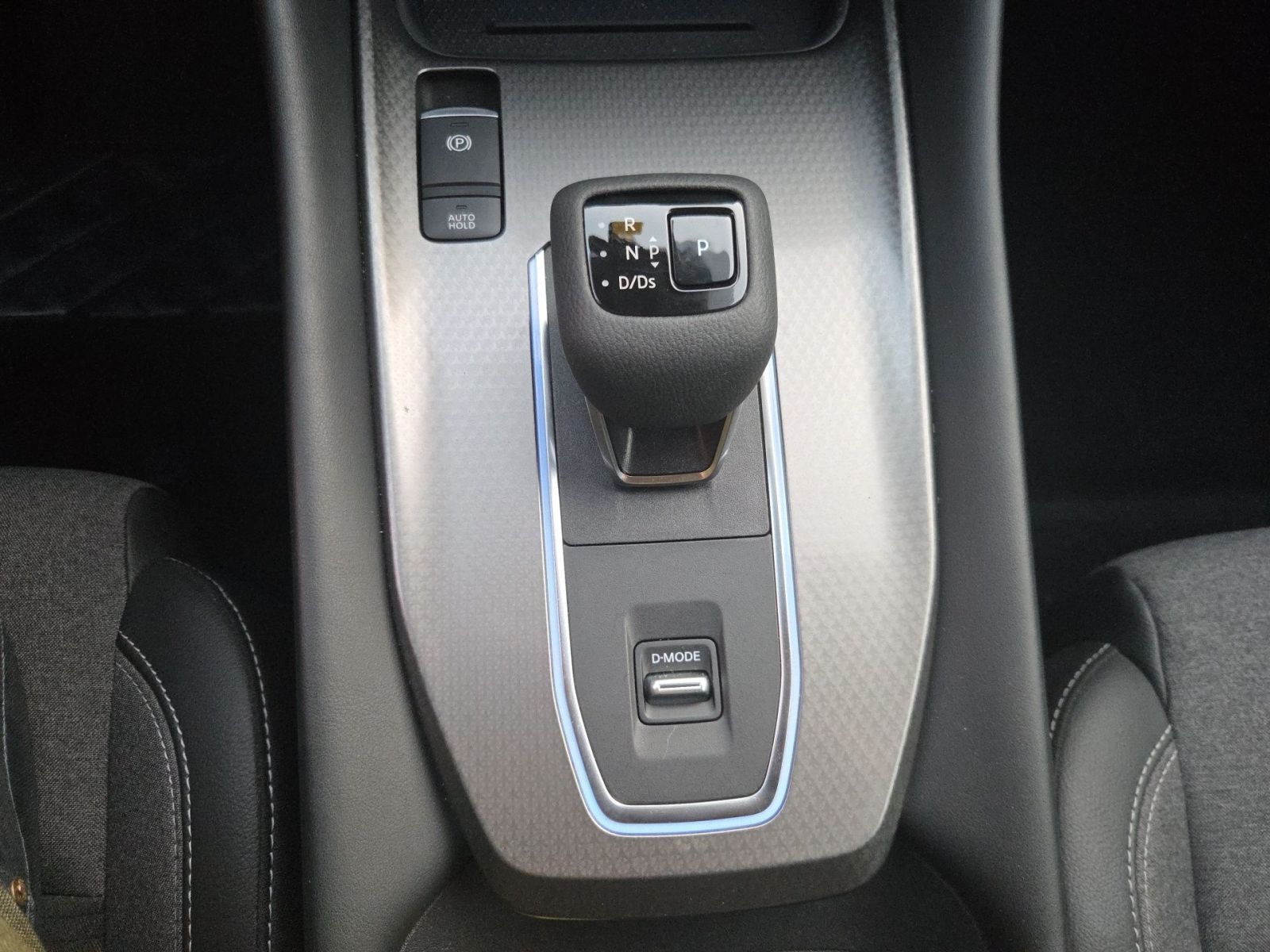 Fahrzeugabbildung Nissan Qashqai 1.3 DIG-T MHEV N-Connecta 158 PS Autom.