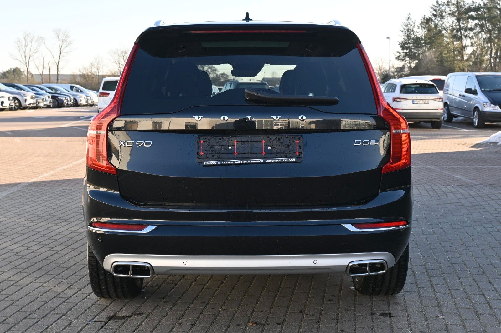 Fahrzeugabbildung Volvo XC90 D5 AWD Autom. Inscription*LUFT*360°*AHK*7-S